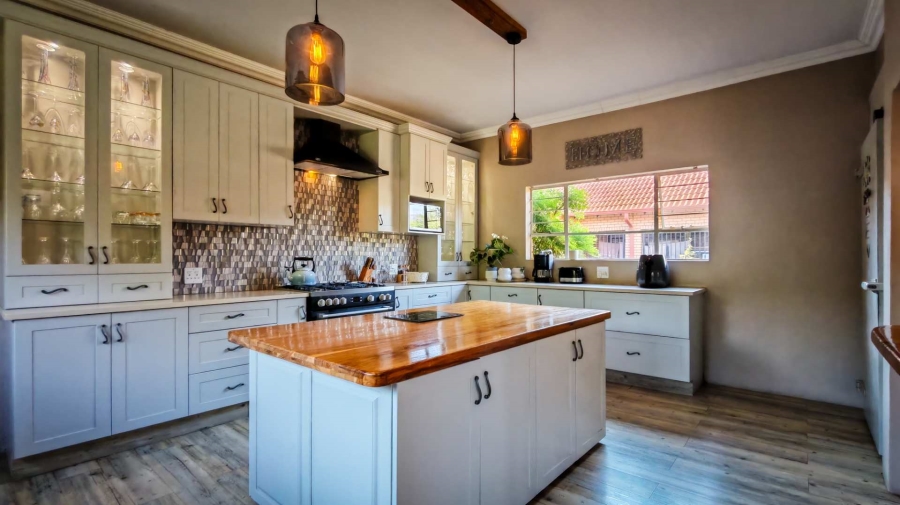 4 Bedroom Property for Sale in Melodie North West